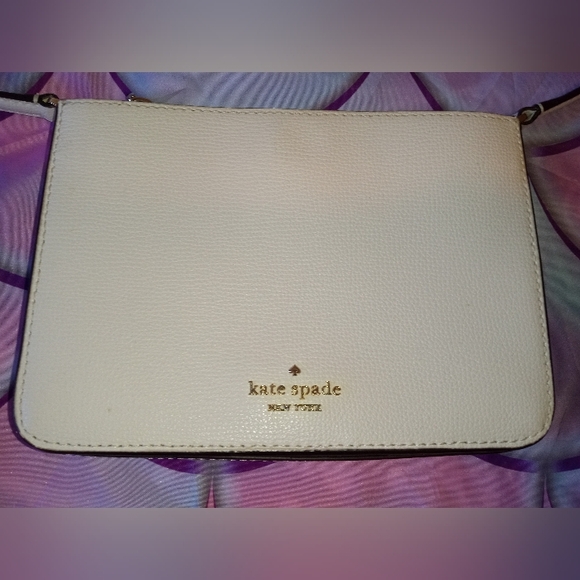kate spade Handbags - Kate Spade Cream Crossbody Bag